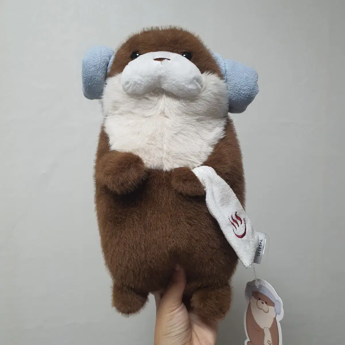 Uso-uso-chan (an otter steaming room doll)