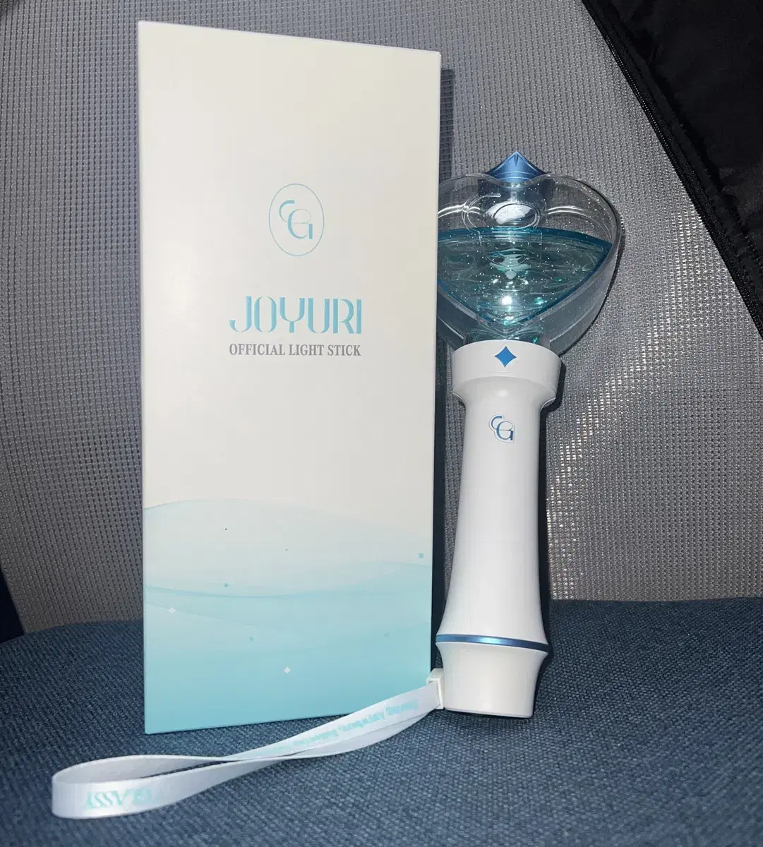 Jo Yuri official lightstick sells it