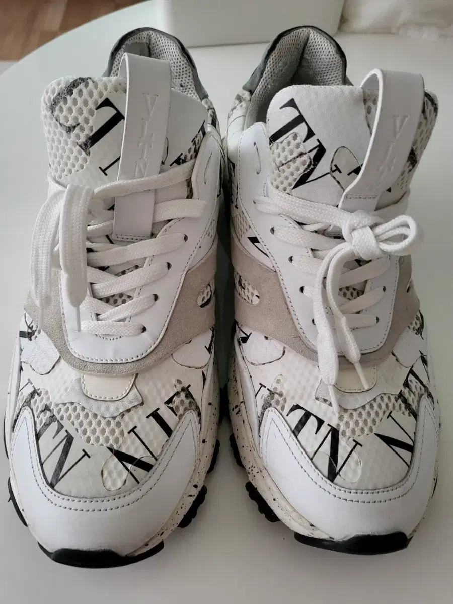 Valentino [Bounce Air] VLTN Sneakers