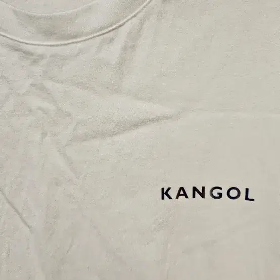 킹골 KANGOL 반팔티 입니다.