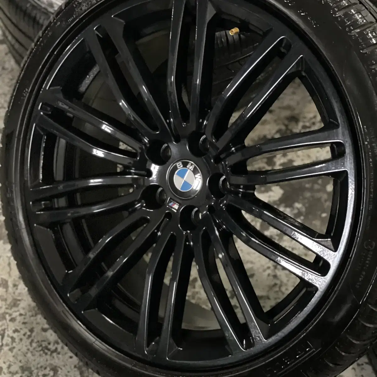 BMW 664M 정품 블랙 19인치 휠타이어 판매