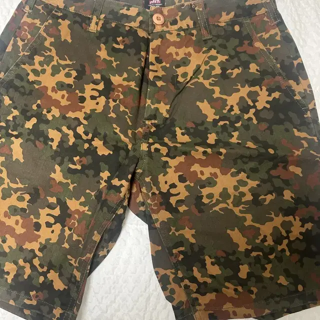 오베이 obey 카모플라쥬 camo 반바지