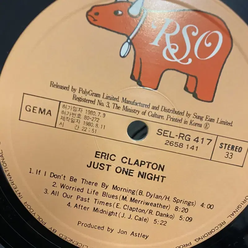 ERIC CLAPTON - JUST ON NIGHT LP / AA2925