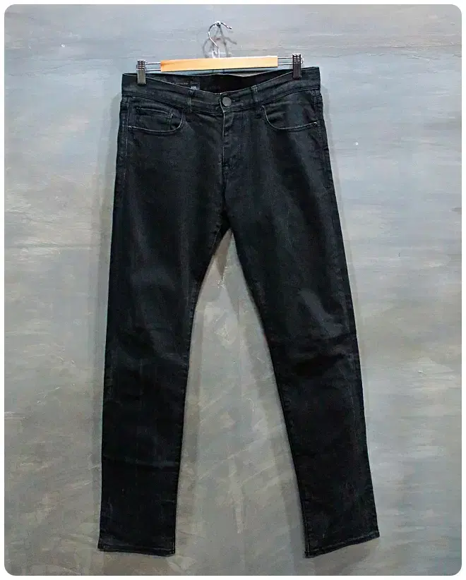 [30] Armani Exchange J130 Skinny Fit Coated Denim Pants