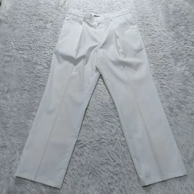 32) Benhogan yeoreum Functional pants / as new