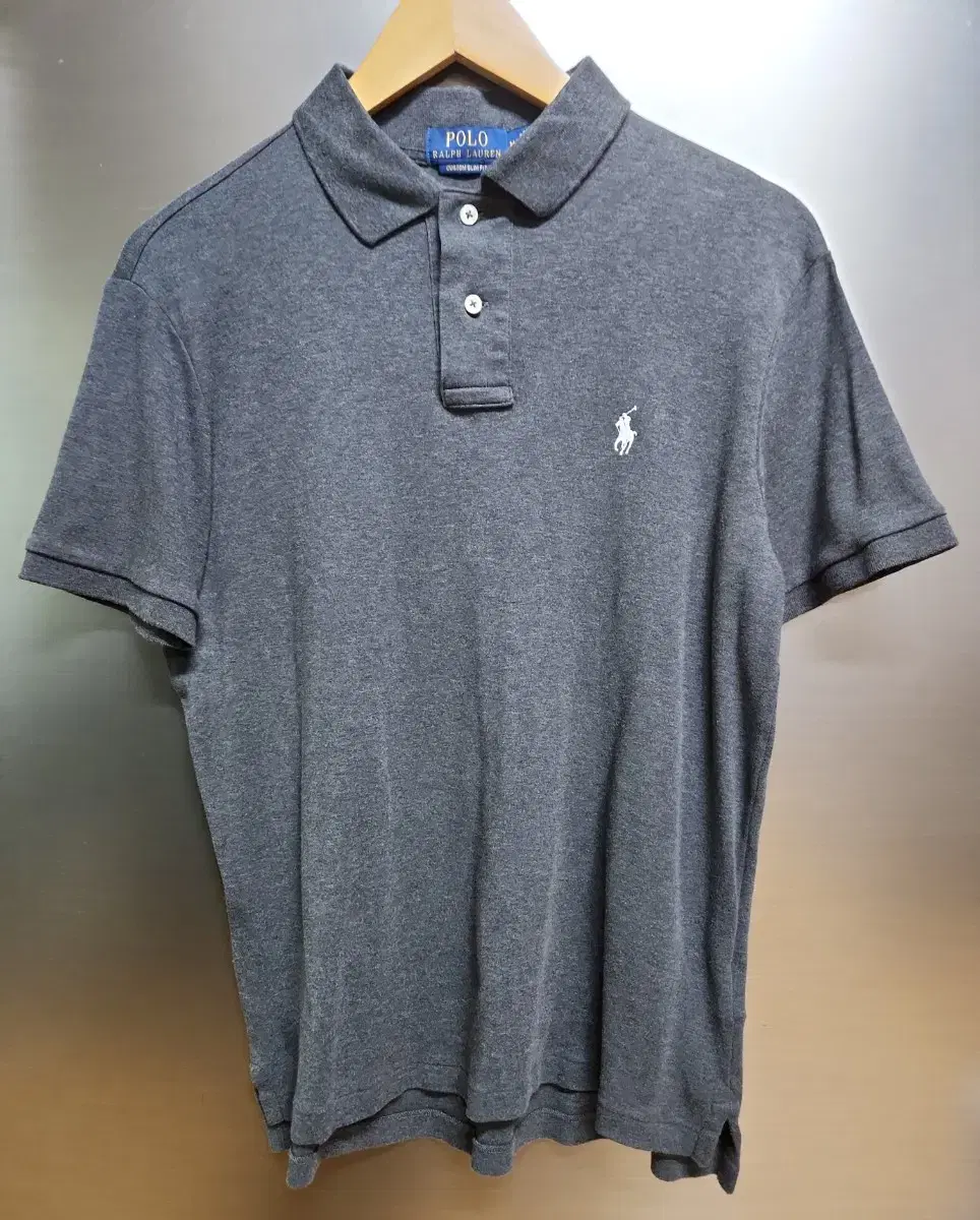 {Delivery} Polo Ralph Lauren short-sleeved kara tee shirt in size M.