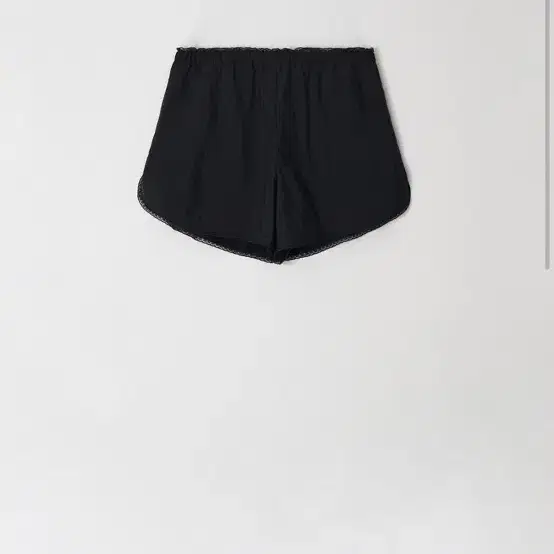 아뜰리에에디션 Lace Detail Shorts (black)