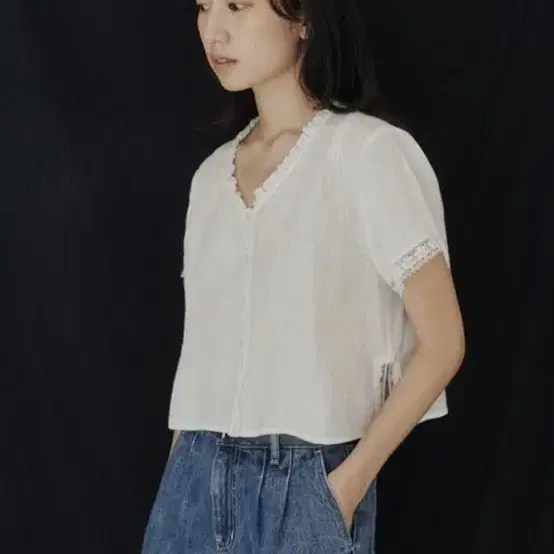 타낫 patch crop blouse 패치 크롭 블라우스