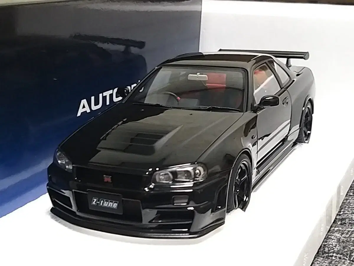 Autoart R34 Nismo Z-Tune 1 18 Die-cast