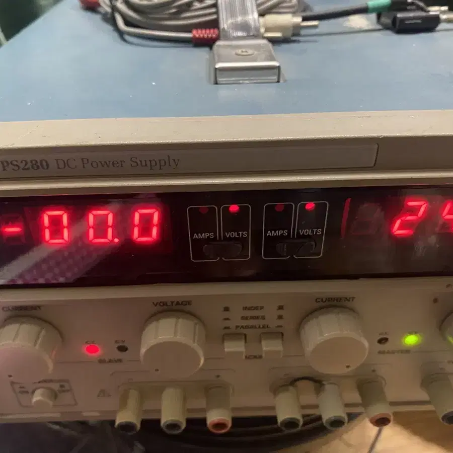 Tektronix PS280 3채널 DC전원