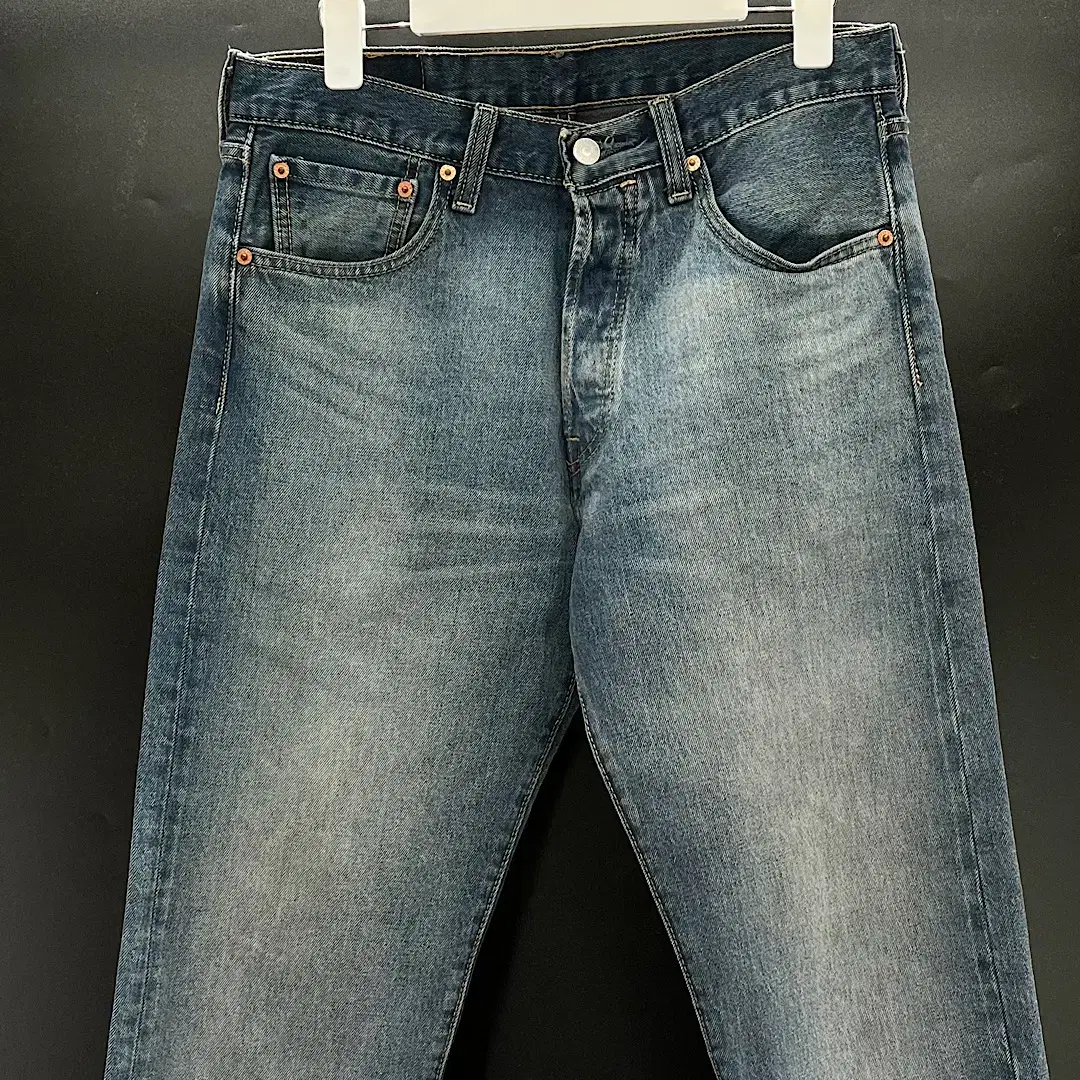 (31 inches)Vintage Levi's 501 Jeans LE313