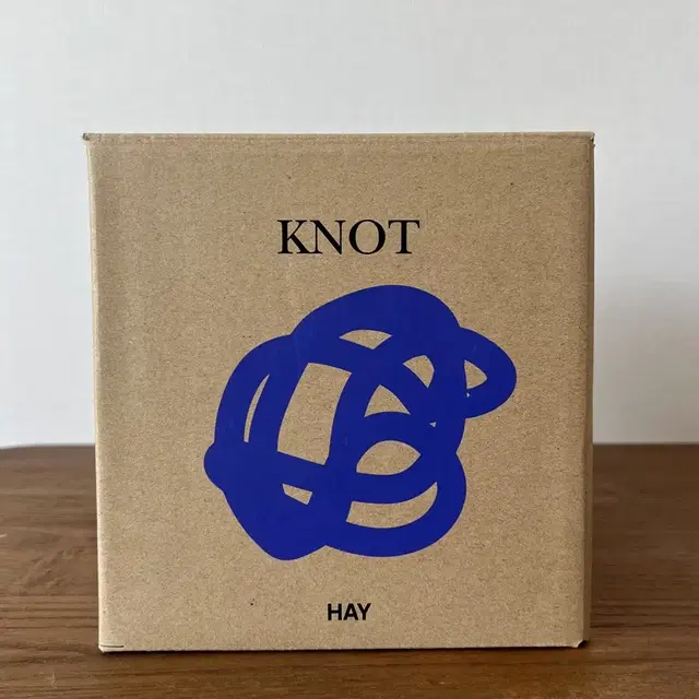 [풀박스/새상품] HAY 헤이 유리 문진 Knot M