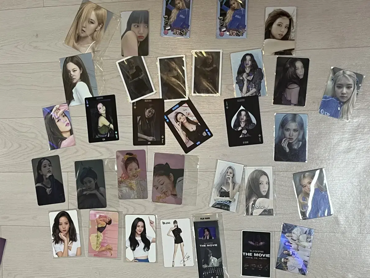 Sell black pink merchandise photocard [at any price you want].