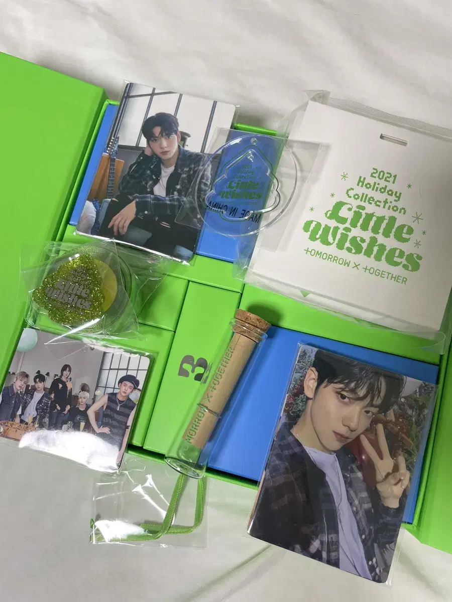 TXT txt Holiday Box full set WTS with photocard