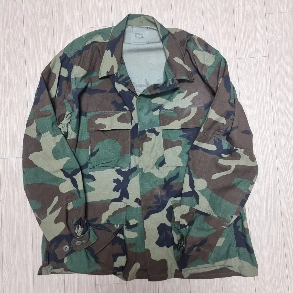 US Army Woodland BUD shirt (L-R)