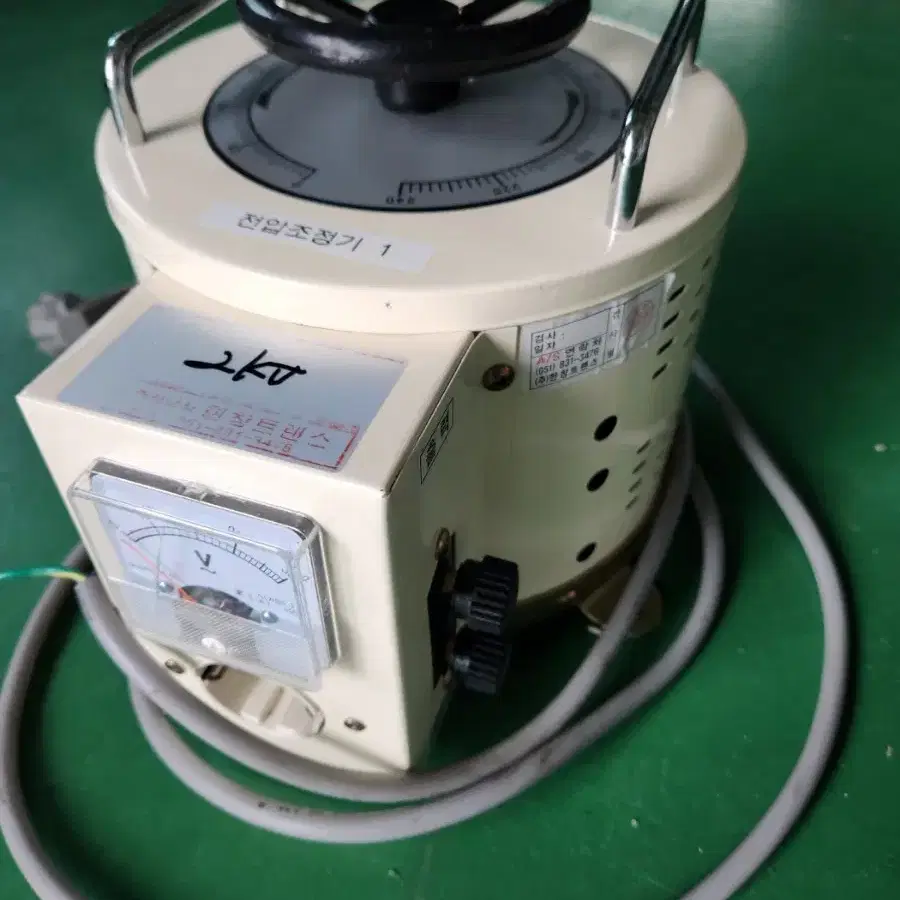 한창트랜스 술라이닥스 2kVA(220V).