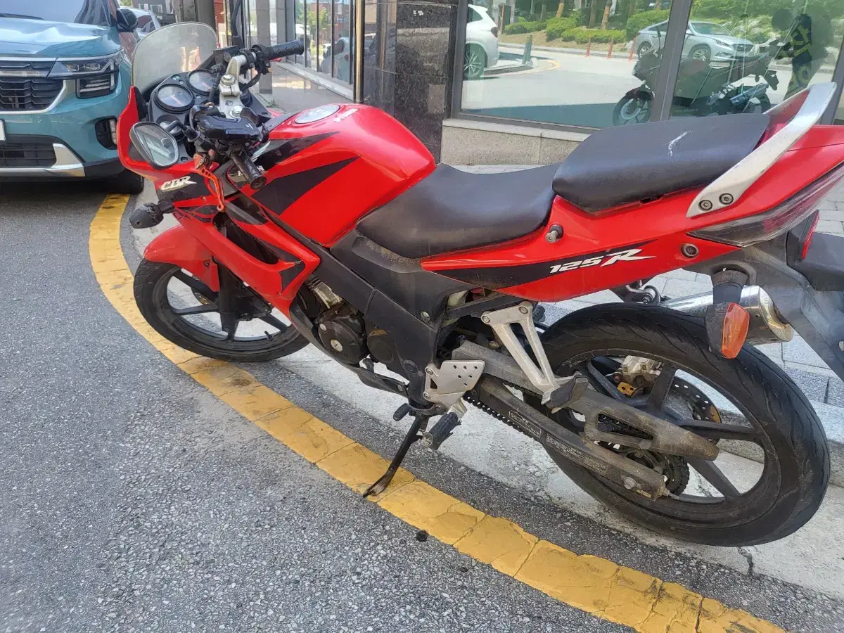 CBR125 싸게 내놓습니다