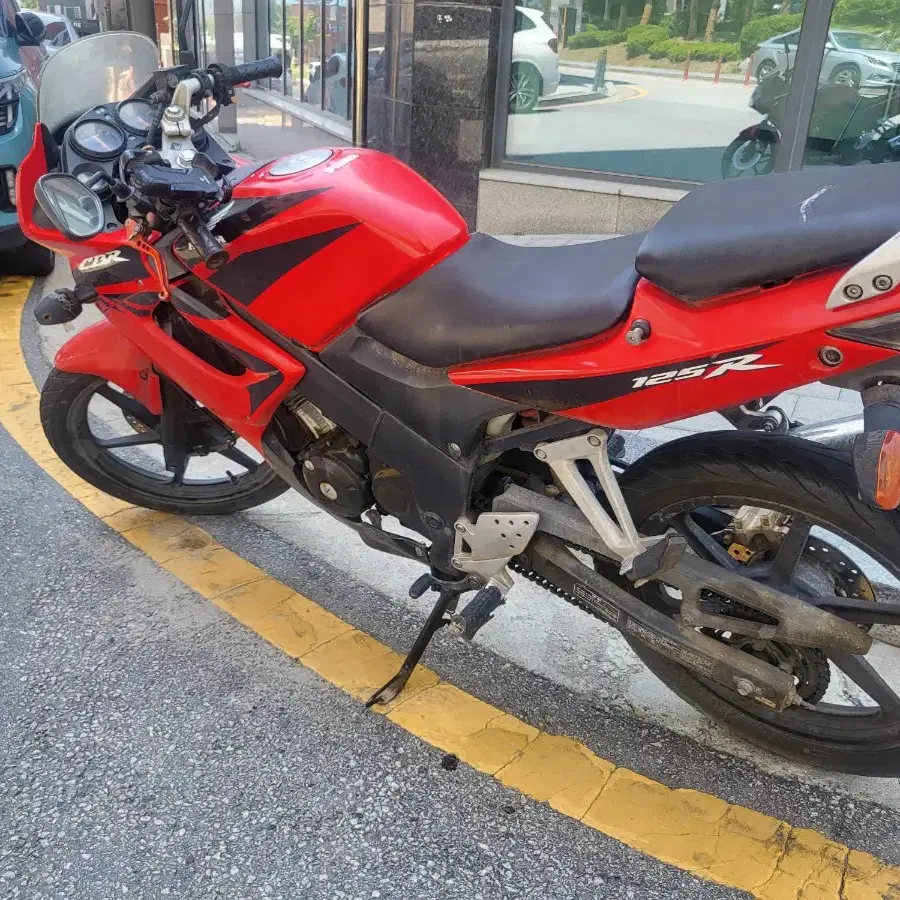 CBR125 싸게 내놓습니다