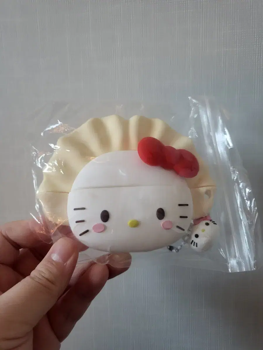 Hello Kitty Dumpling AirPods Pro Case + Keyring