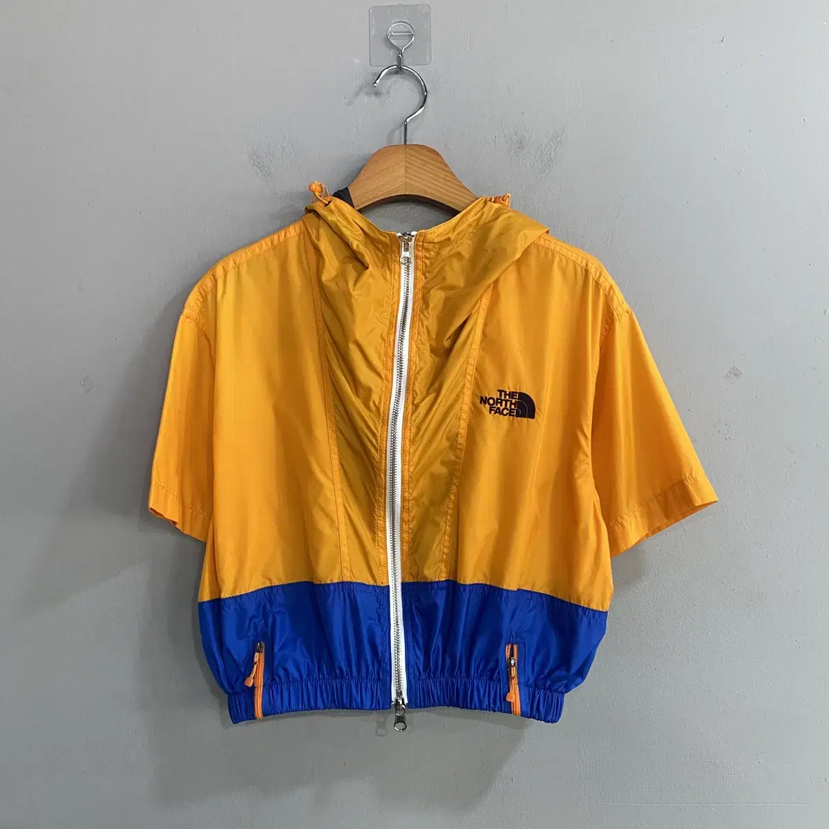 The North Face Two-Way Custom Crop Short Sleeve Windbreaker