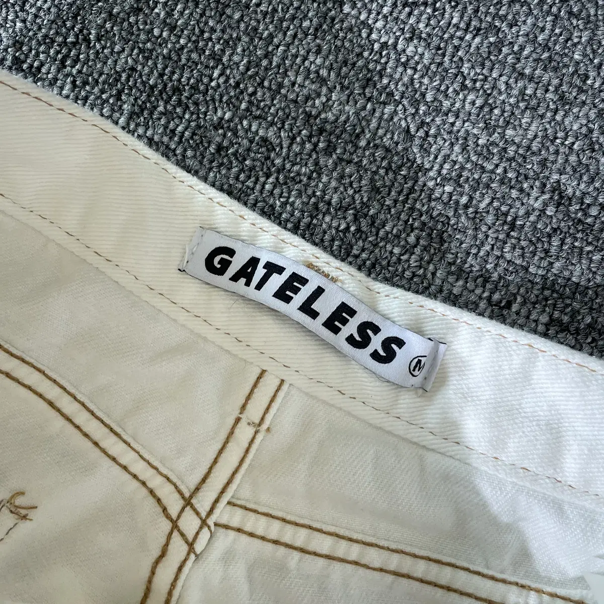 GATELESS 파이핑 크림 데님 청바지 M