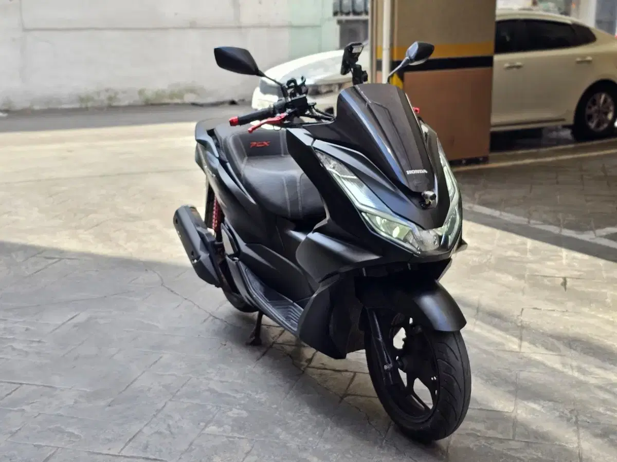 PCX125 21년식 판매 합니다.