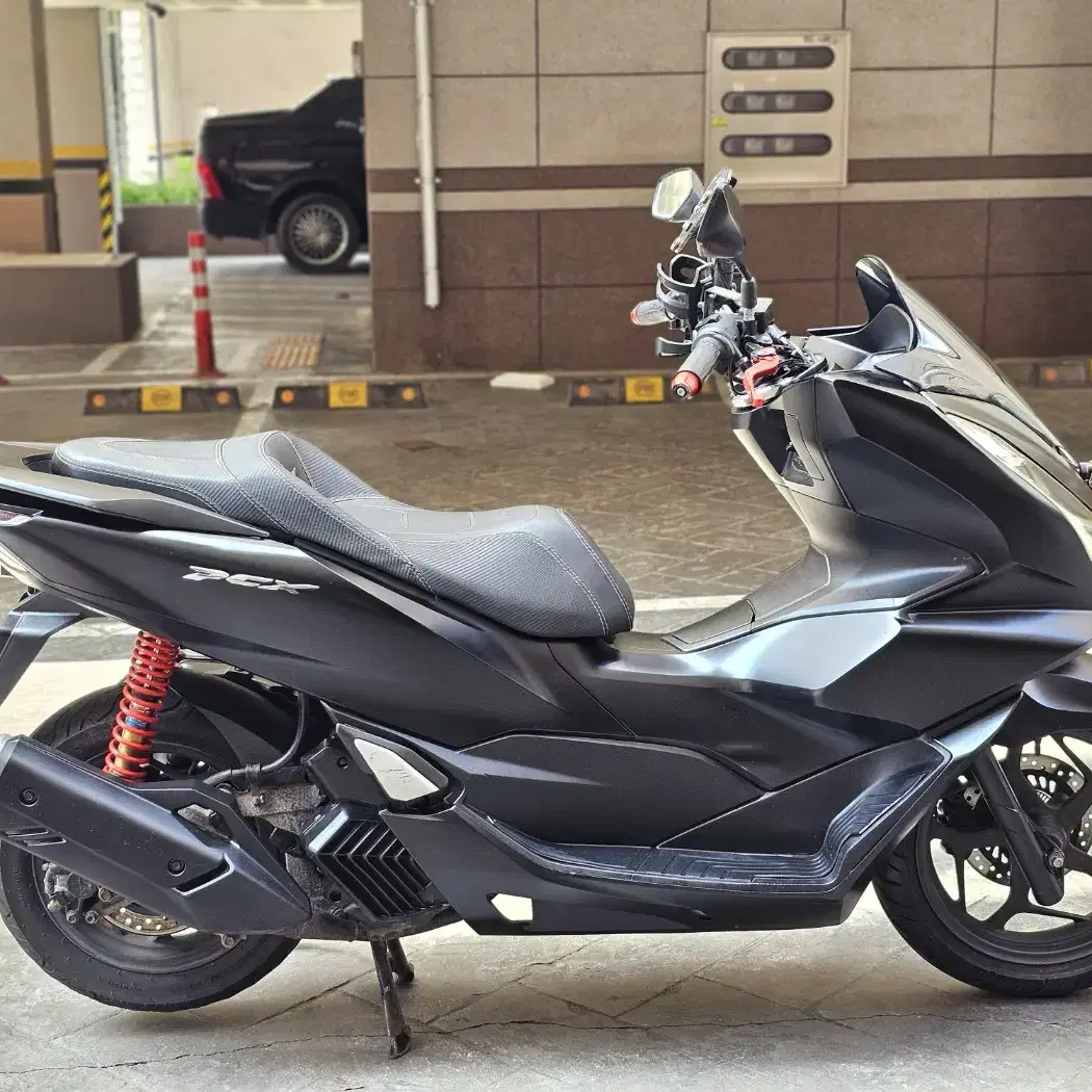 PCX125 21년식 판매 합니다.