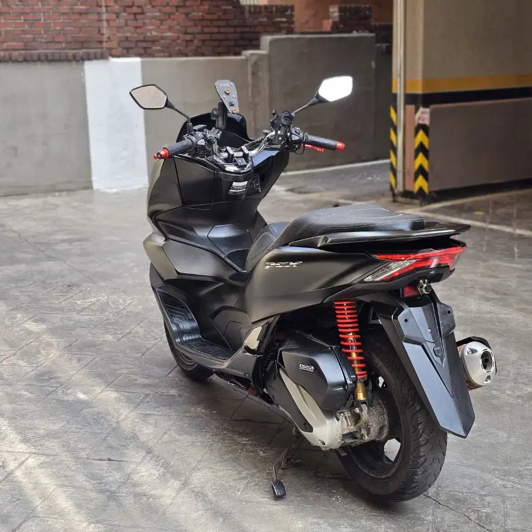 PCX125 21년식 판매 합니다.