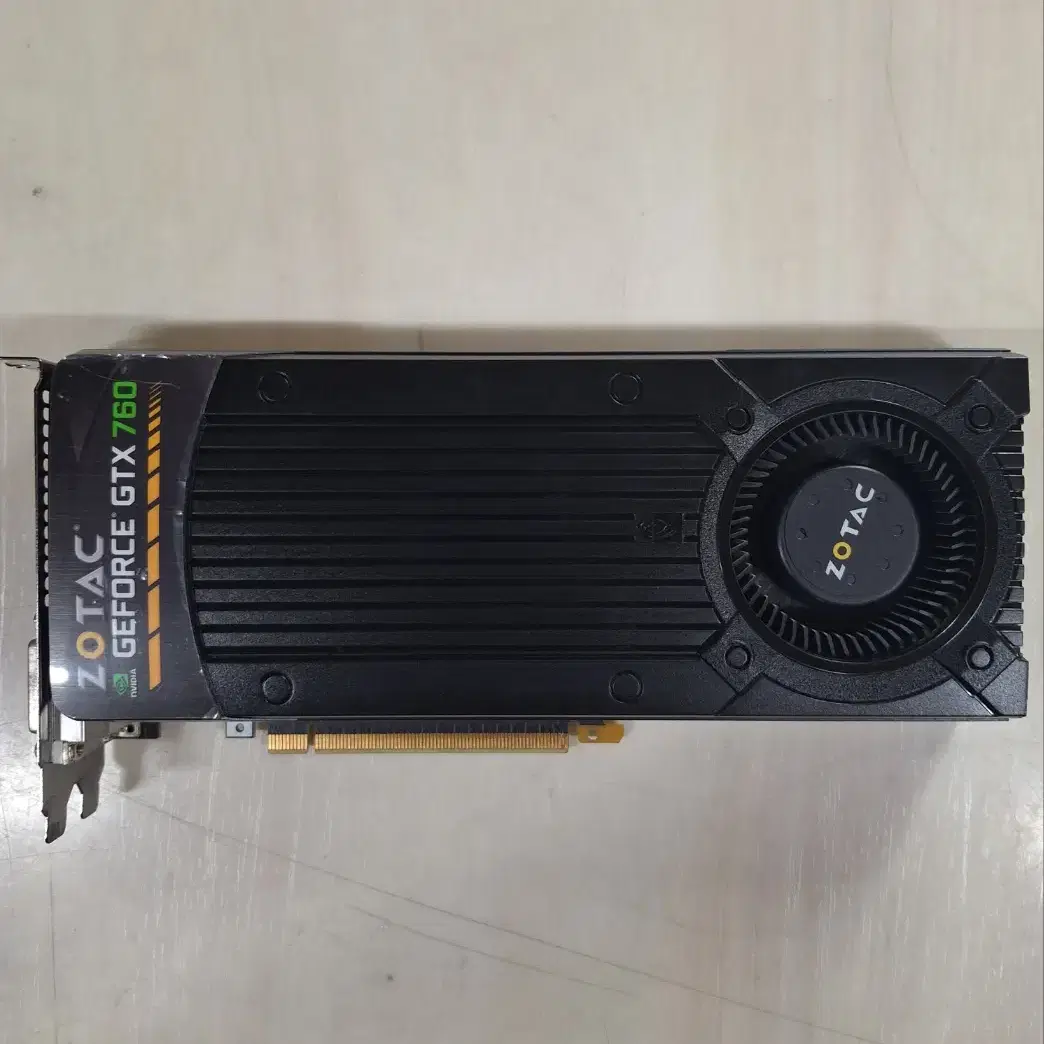 컴퓨터 그래픽카드 ZOTAC GEFORCE GTX760 2기가