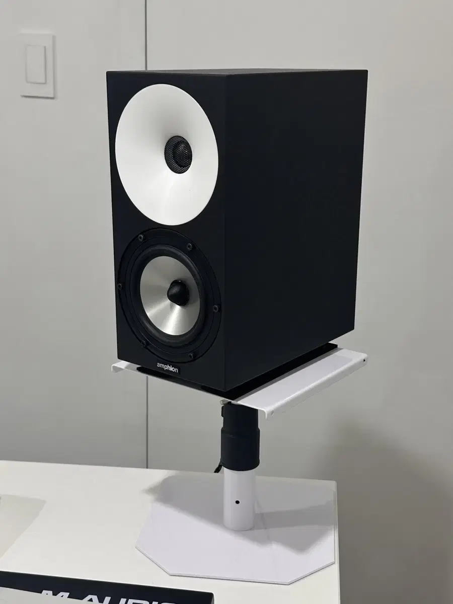 AMPHION 암피온 One15 스피커 1조+앰프 700 일괄판매