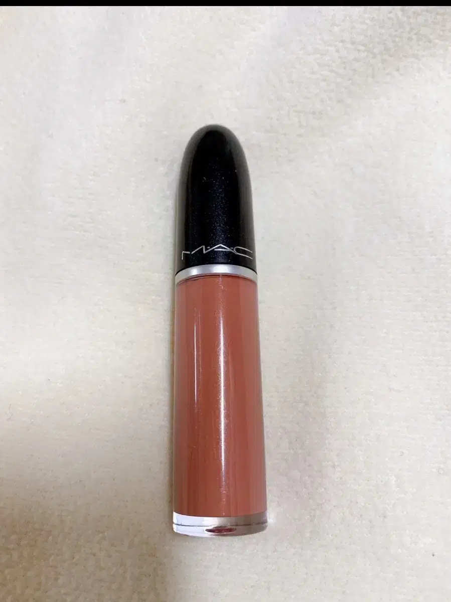 Mac Liquid Mac Lipstick-Back in Vogue