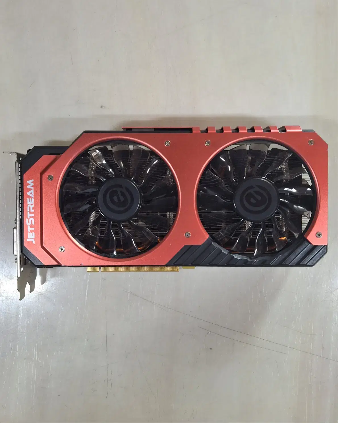 컴퓨터 그래픽카드 이엠텍 GTX960 2기가 제트스트림(2팬)