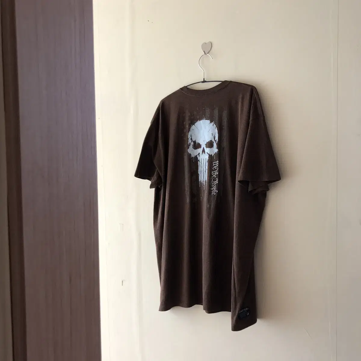 Vintage HOWITZER skull brown t