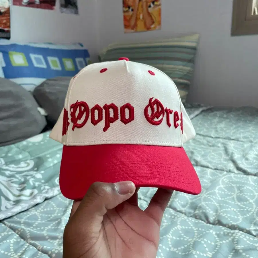 Red Vavylon cap