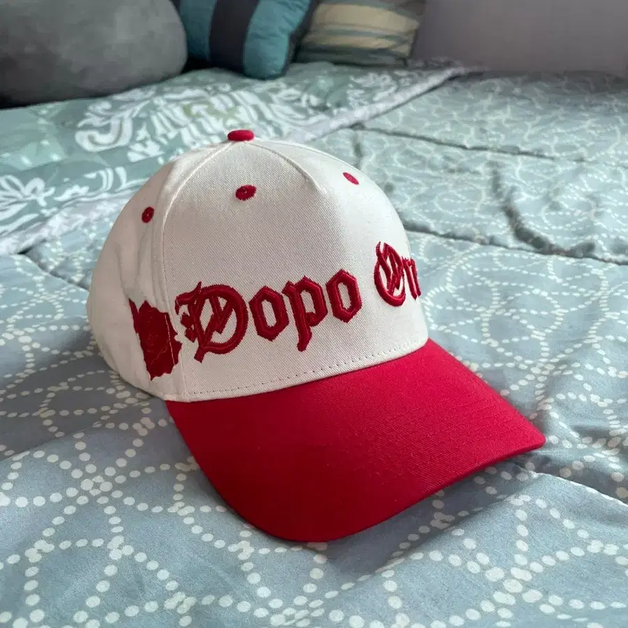 Red Vavylon cap