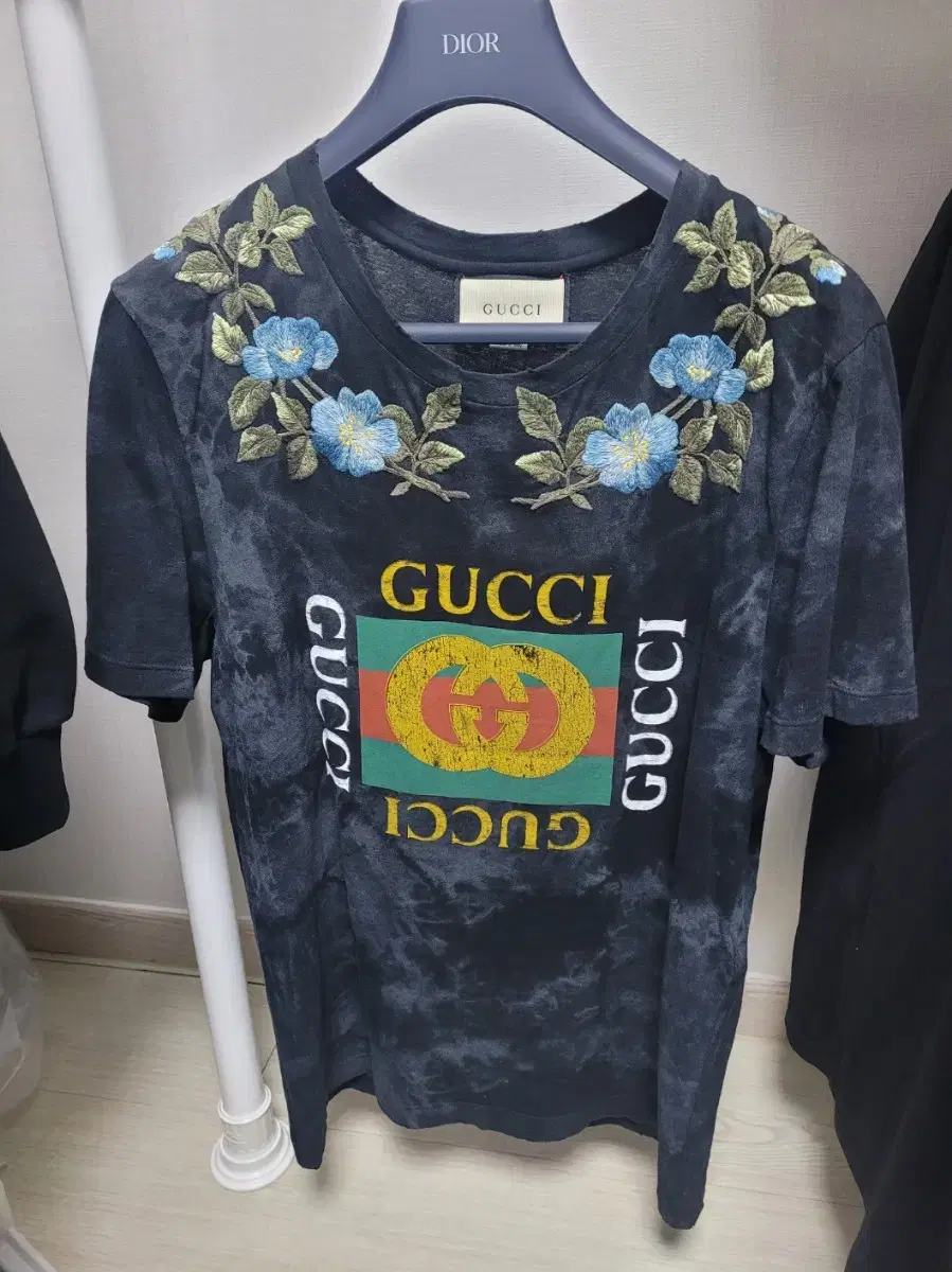 Gucci Flower embroidered vahn