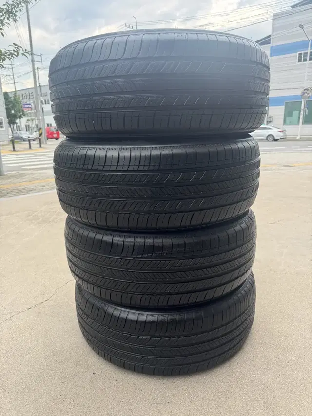 미쉐린중고타이어팝니다.(235/55R19)