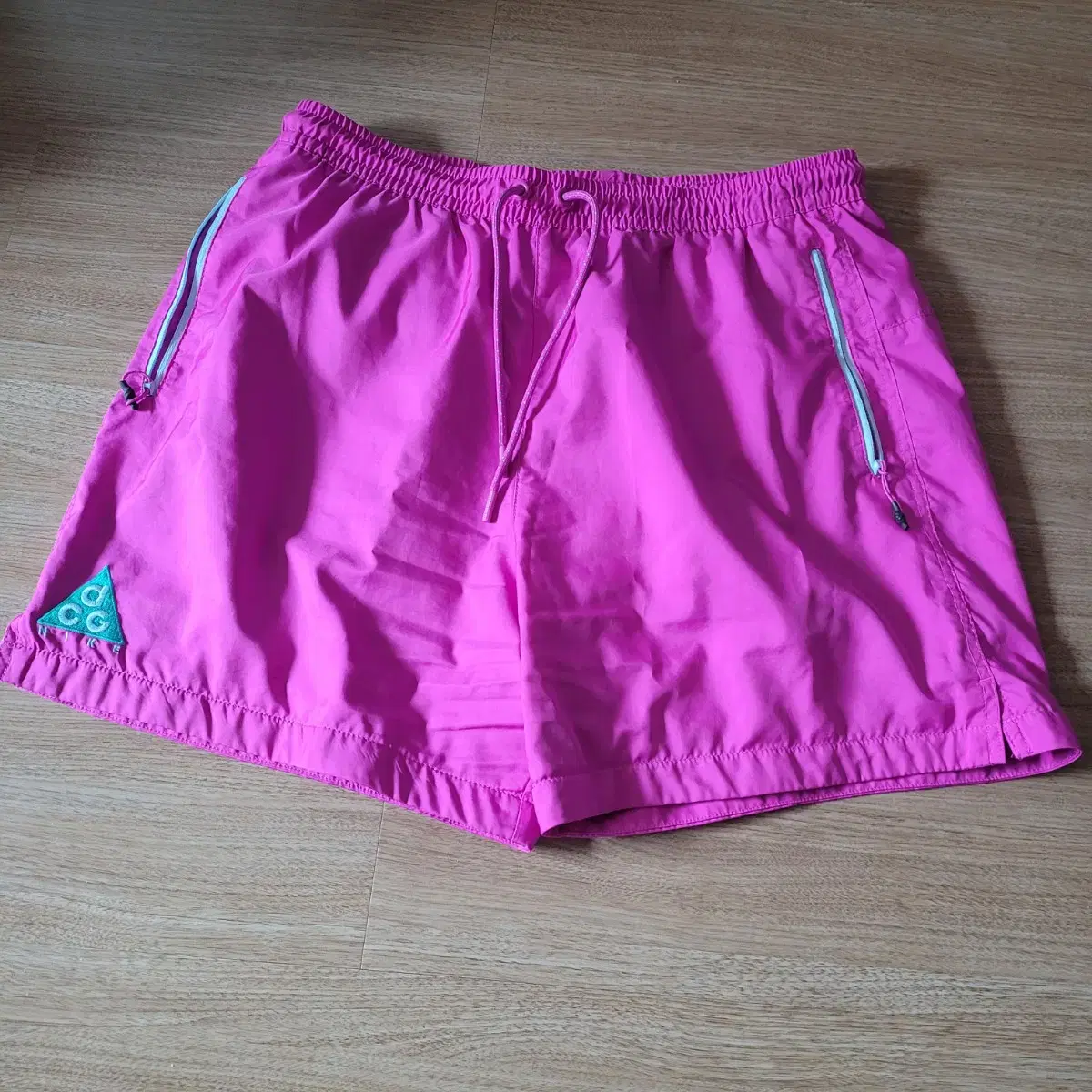 [L] Nike ACG Woven Shorts Hyper Magenda (International sizing)