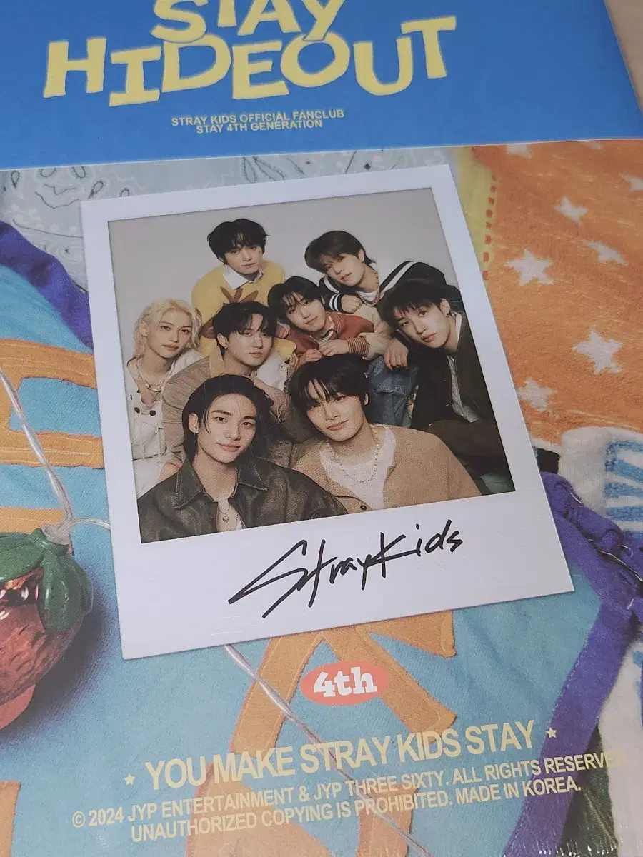 Straykids Stay 4 kit sealed (no username kard )