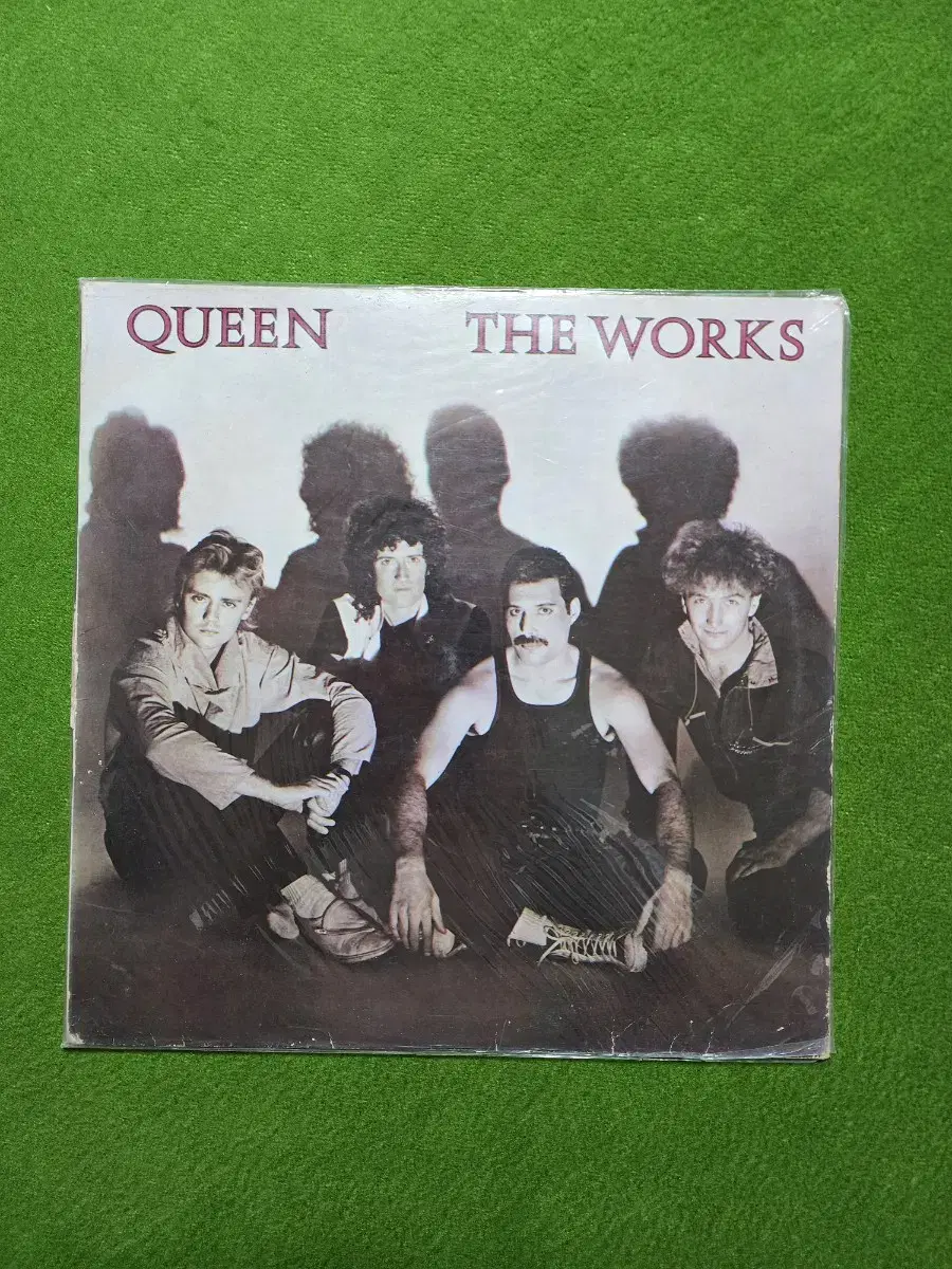 queen   (the works) LP판 판매합니다