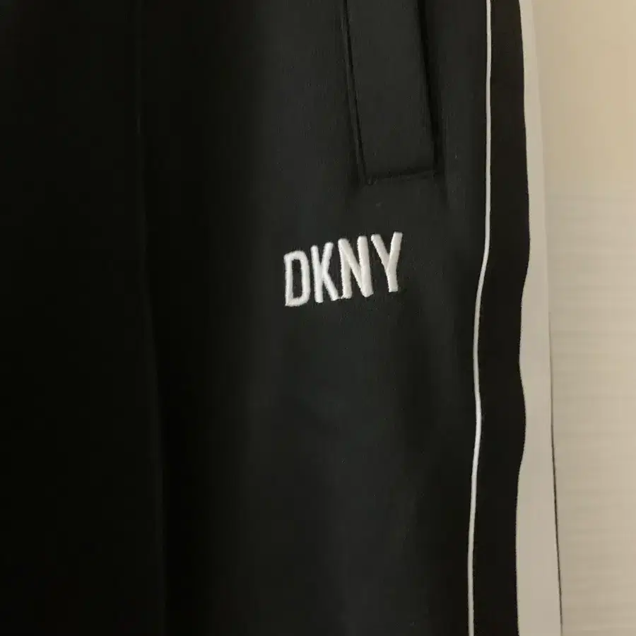 DKNY 새 트레이닝바지 (32)