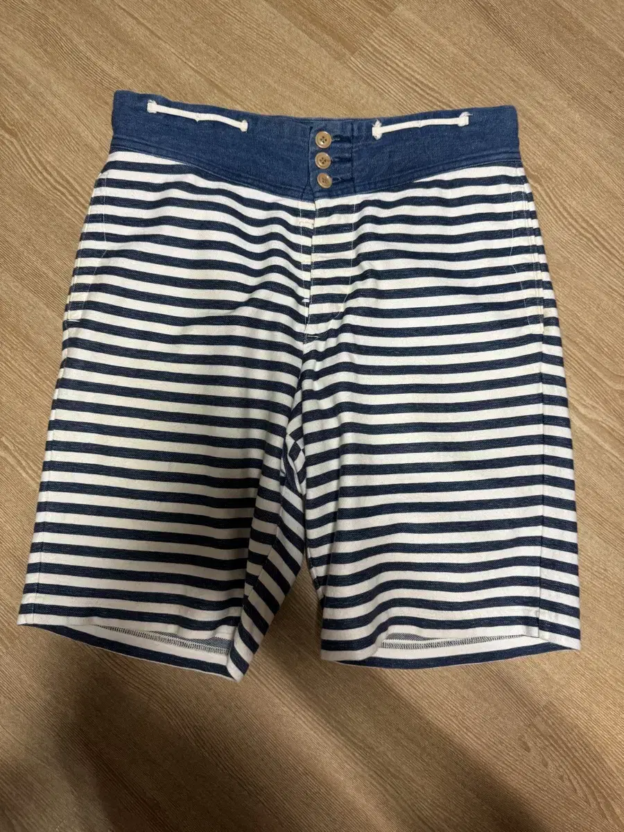 HAVERSACK Stripe e.ji Shorts