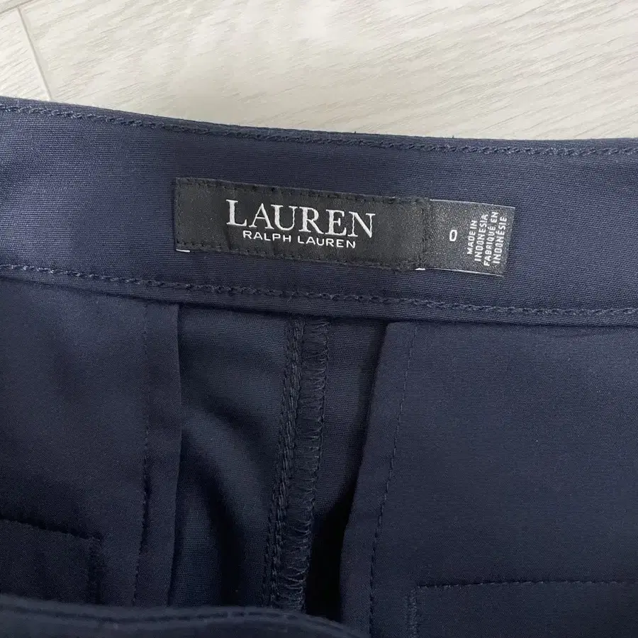 (새상품) LAUREN RALPH LAUREN 버튼 트림 펜슬 스커트,