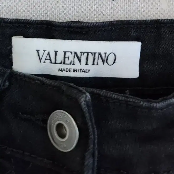 Made In Italy VALENTINO 빅로고 딥블랙진 /skiny