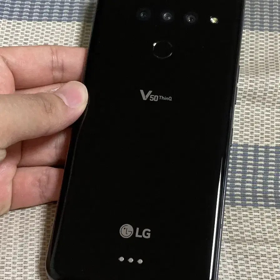 LG V50 블랙 128G 저렴히 판매해요~