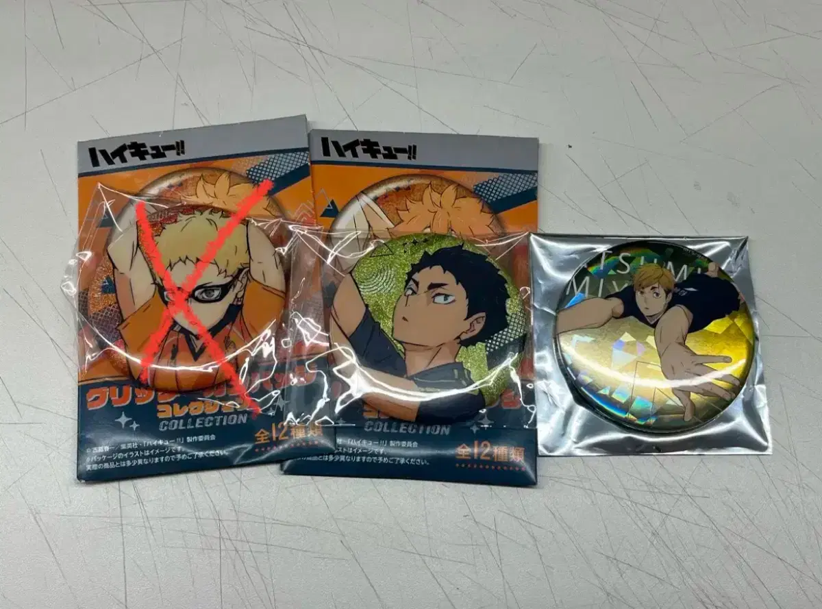 Haikyuu can badge wts sells! OikawaKageyamaAcrylicFuwatsumunitotanchokorin