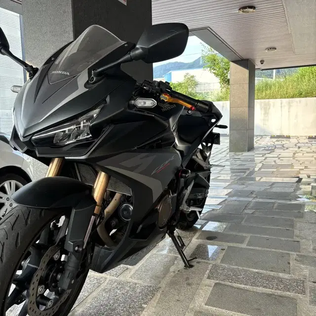 가격낮춤) 23년식 cbr500r 신차급 판매합니다.