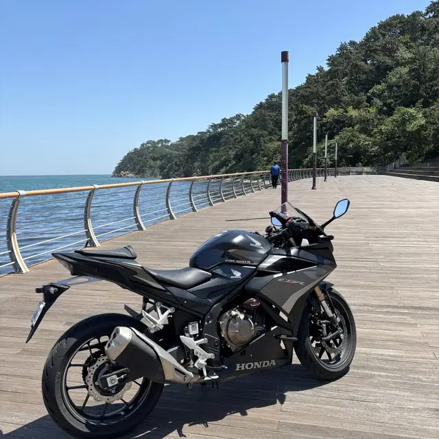 가격낮춤) 23년식 cbr500r 신차급 판매합니다.