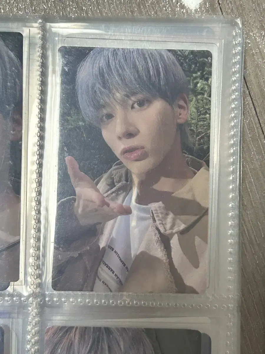 TXT Sweet Seventeen Limited Edition taehyun sell (chuu photocard)