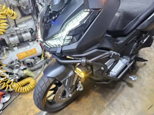 혼다 ADV350전용 SRC크러쉬바 팝니다.